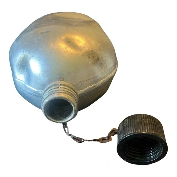 Korean War Era Water Canteen Collectable - Picture 10 of 10